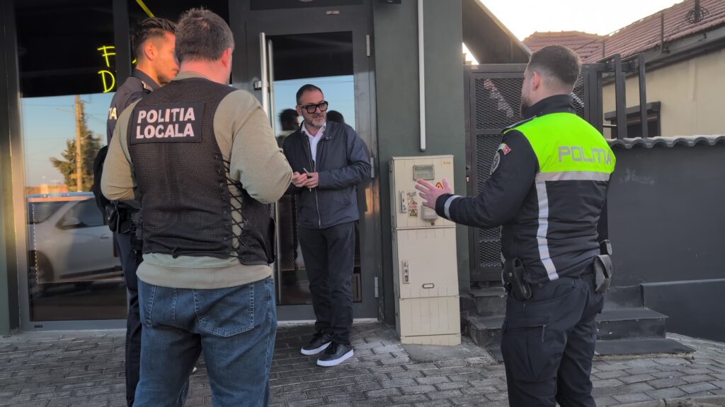 FOTO VIDEO Restaurant din Ovidiu, închis de ANPC: Proprietarul a fugit, iar Horia Constantinescu a chemat poliția WhatsApp Image 2025 03 10 at 17.18.17 1