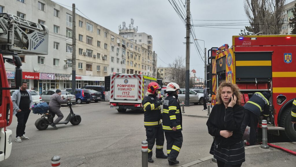 FOTO VIDEO Incendiu la un apartament din zona Tic-Tac / Intervin pompierii UPDATE WhatsApp Image 2025 03 16 at 12.29.05 2