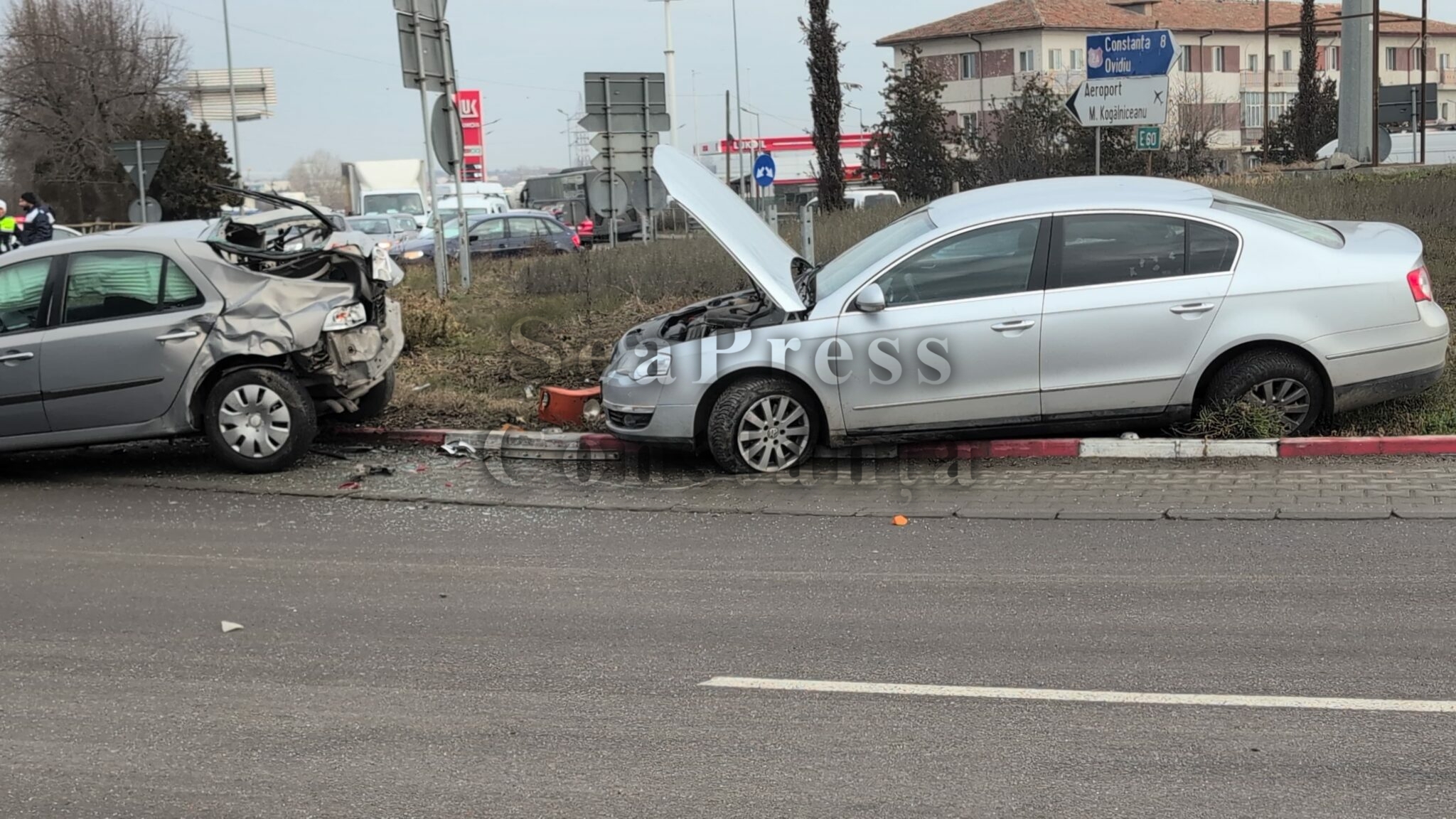 FOTO VIDEO Accident rutier între 3 autoturisme şi un camion, la ieşire de pe autostrada A4 UPDATE a1451376 ba61 498c a52e 228d221ec71a