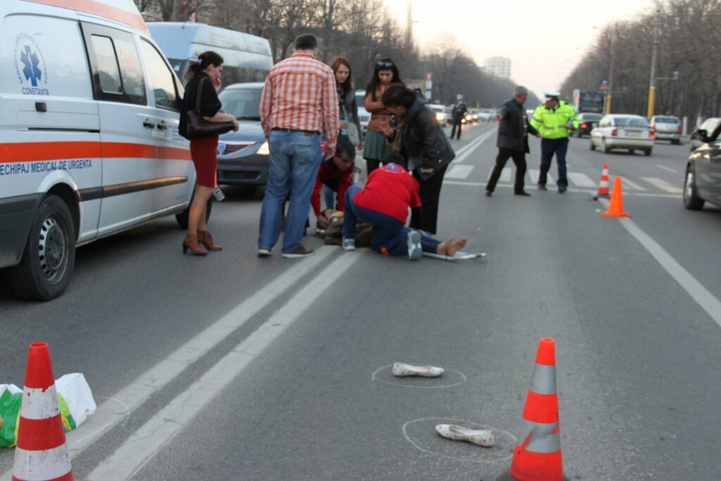 A ucis o mamă pe trecerea de pietoni și a rănit două fetițe de 6 și 3 ani, pe Șoseaua Mangaliei din Constanța: decizia magistraților 2 A ucis o mamă pe trecerea de pietoni și a rănit două fetițe de 6 și 3 ani, pe Șoseaua Mangaliei din Constanța: decizia magistraților accident trecere de pietoni portalsm.ro
