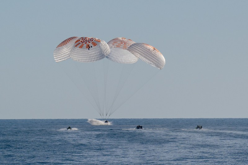 VIDEO Cei doi astronauţi care au rămas blocaţi timp de nouă luni pe Staţia Spaţială Internaţională au revenit pe Pământ astronauti