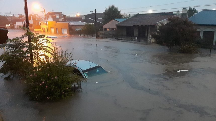 Dezastru în Argentina: Cel puțin 13 morți în urma inundațiilor catastrofale din Bahia Blanca