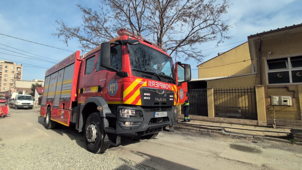 FOTO VIDEO Pericol! Un atelier auto din Constanța s-a inundat cu fum UPDATE 2 FOTO VIDEO Pericol! Un atelier auto din Constanța s-a inundat cu fum UPDATE f5754c1a bf76 4665 9a0e 84be70ea1032