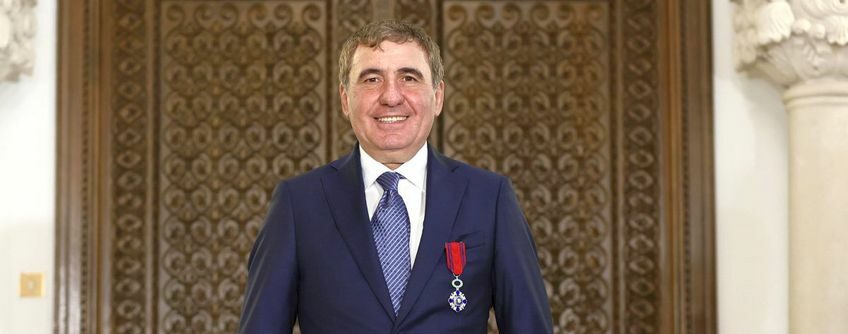 Gheorghe Hagi a fost decorat cu „Steaua României”: „50 de ani am muncit ca să vină această zi” gica hagi decorat e1741784702879