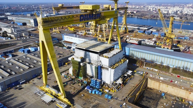 O firmă care a avut contracte cu Șantierul Naval Damen este încolțită de datorii/ Un mijloc de transport este scos la licitație hvdc topside at damen shipyards mangalia 1