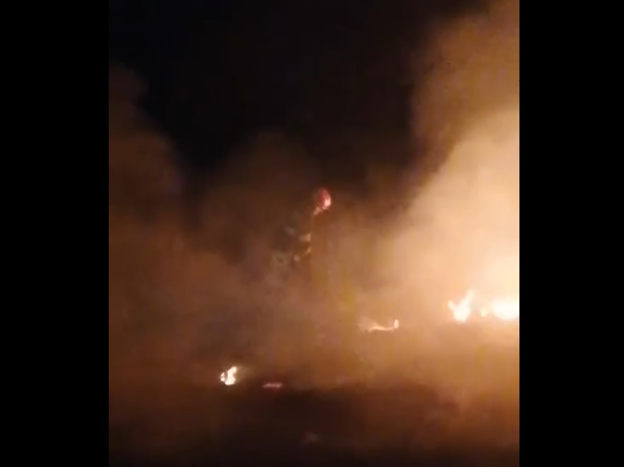 VIDEO Noapte de foc pentru pompierii tulceni/ 6 incendii de vegetație uscată incendii