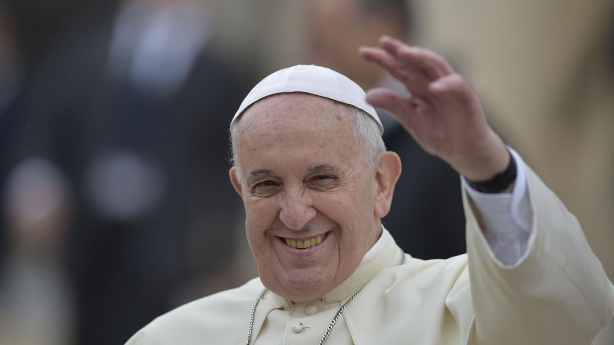 Papa Francisc se simte din ce în ce mai bine/ Anunțul Vaticanului: „Nu mai are nevoie de ventilație mecanică” papa francisc se simte din ce in ce mai bine anuntul vaticanului nu mai are nevoie de ventilatie mecanica 958917