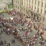 Proteste anti-Vucic în Serbia / O mașină a intrat în mulțime / Trei oameni au fost răniți serbia protest