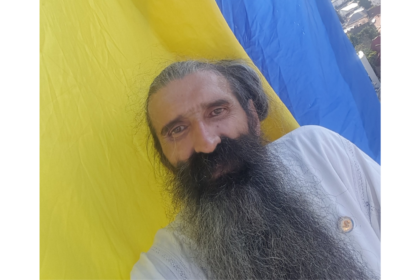 Stegarul Dac și-a tăiat brățara de supraveghere și a fost găsit de polițiști pe o clădire din Piața Universității stegar dac 1