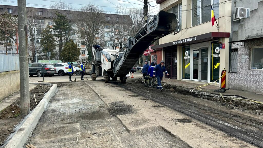 Atenție, șoferi! Se reabilitează a carosabilul pe strada Luptători din cartierul Inel II strada Luptatori 3