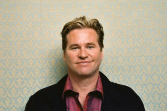 Val Kilmer a murit/ Actorul din Top Gun și Batman Forever avea 65 de ani MWU3MmExYzRhZWM4NzY5ODBiMGNkNDc2N2VkODE3Mg.thumb