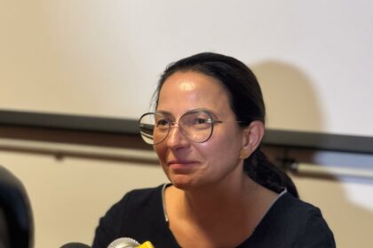 FOTO VIDEO Declarații de presă la Spitalul Județean Constanța cu privire la destituirea din funcție a Rodicăi Tudoran de la UPU / DSU sesizează CNCD după declarațiile managerului WhatsApp Image 2025 04 05 at 21.34.00