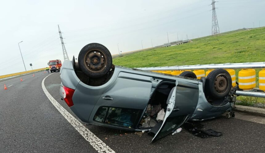 Accident rutier la ieșire de pe A2 spre A4, sensul spre Constanța: O mașină s-a răsturnat WhatsApp Image 2025 04 26 at 14.14.31