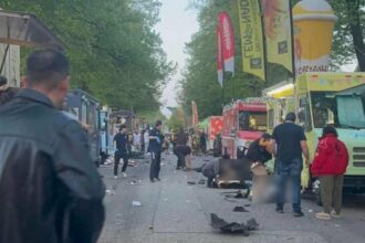 Mai mulți morți și răniți, după ce o mașină a intrat în mulțime, la un festival stradal din Vancouver lapu