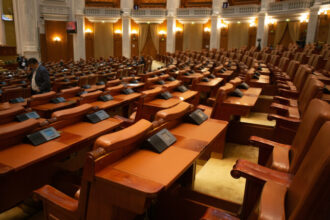 Moțiunea AUR împotriva Guvernului Bolojan se votează luni în Parlament prima sedinta parlament 1734680270