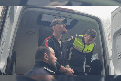 Șacalul, care și-a recunoscut crimele, se plânge de unele sancțiuni. Dorește să fie însoțitorul unui coleg de celulă cu probleme sacalul neculai mitrea