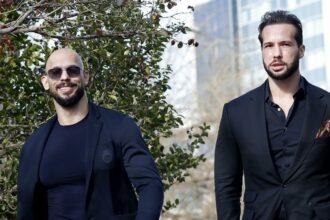 Tristan Tate a anunțat că pleacă din România după rezultatul alegerilor surse se prelungeste controlul judiciar pentru fratii tate dar pot calatori vor merge in dubai cu un avion privat 961776