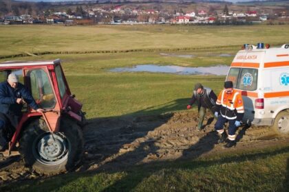 Tragedie la Tulcea: și-a pierdut viața după ce a căzut din tractorul condus de un coleg beat criță. Condamnarea...cu suspendare tractor prima