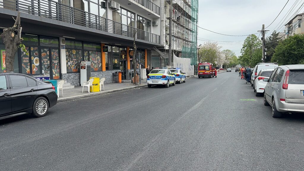 FOTO VIDEO Atac sângeros în Eforie Nord! Un bărbat și-a înjunghiat în gât concubina, după care ar fi încercat să se sinucidă 3 FOTO VIDEO Atac sângeros în Eforie Nord! Un bărbat și-a înjunghiat în gât concubina, după care ar fi încercat să se sinucidă 00e4c647 6bd8 4515 9489 6b2c71a4b47a