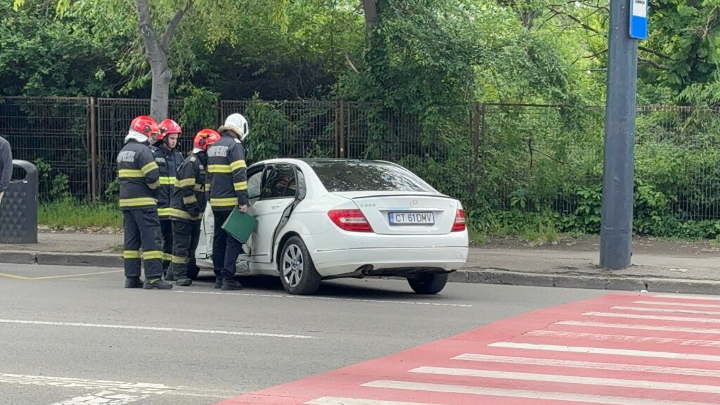 FOTO VIDEO Accident GRAV cu o victimă ÎNCARCERATĂ, la sensul de la sala de sport Megagym UPDATE 3 FOTO VIDEO Accident GRAV cu o victimă ÎNCARCERATĂ, la sensul de la sala de sport Megagym UPDATE 0c870e75 da58 40fd a7b3 44831a2a1f2a