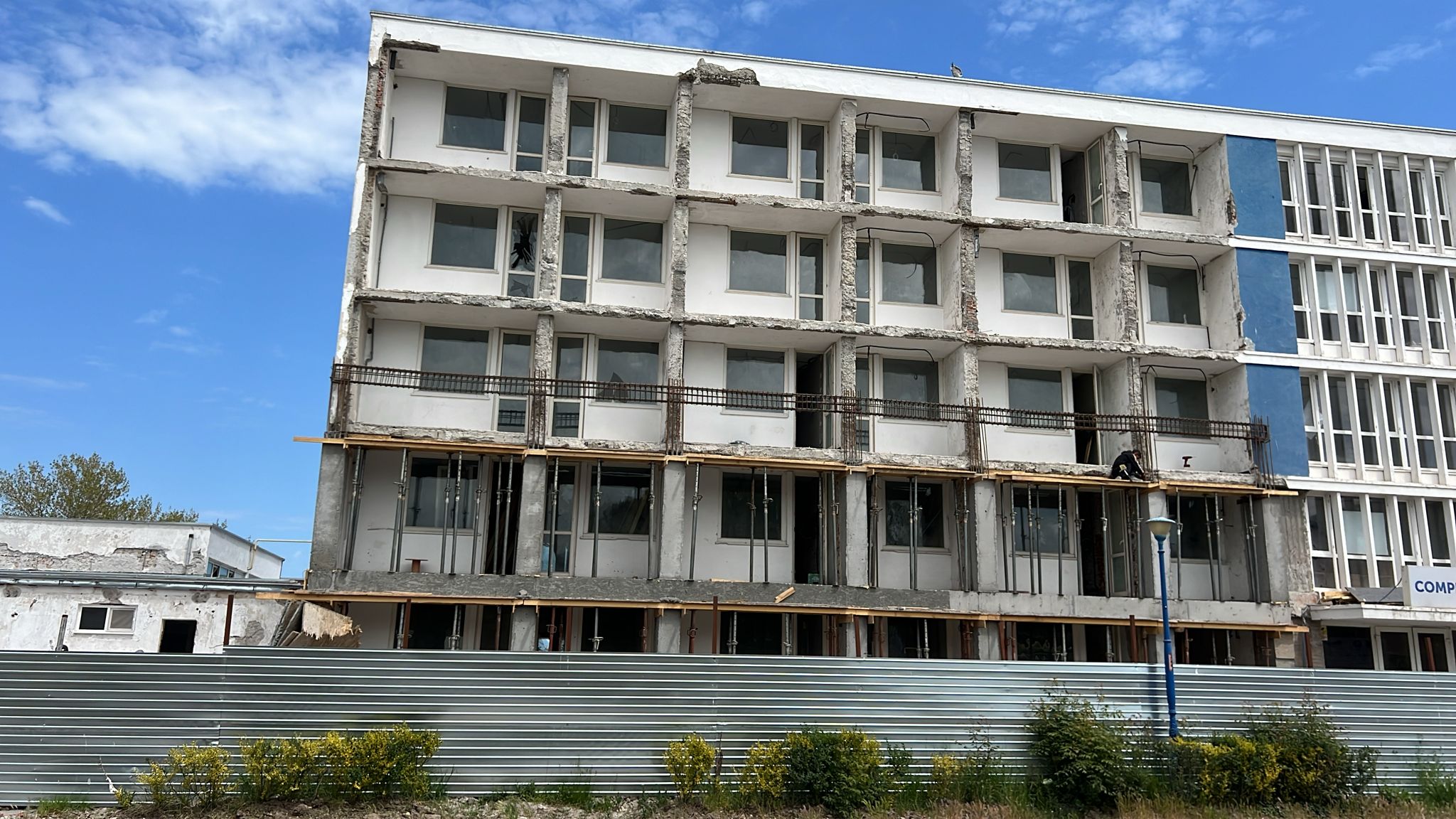 FOTO VIDEO Se lucrează de zor la modernizarea hotelului SRI din Mamaia/ Transformare cu fonduri PNRR 0ea1b86f 32b5 4b16 a6e4 b2c76881b6d9