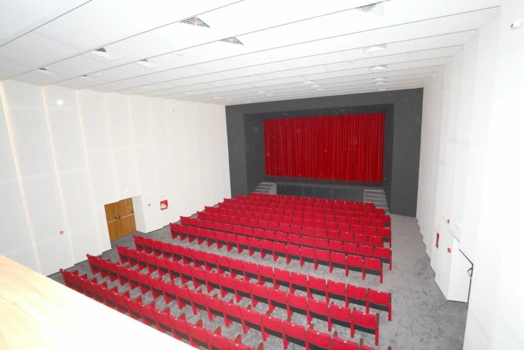 FOTO Lucrările de reabilitare a Teatrului de Stat Constanța au fost finalizate 1 2