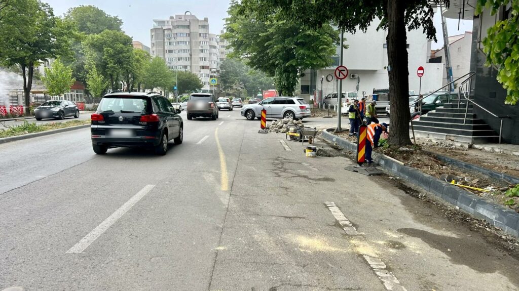 Se reiau lucrările de asfaltare pe bulevardul Mamaia. Traficul rutier va fi restricționat parțial 2 Se reiau lucrările de asfaltare pe bulevardul Mamaia. Traficul rutier va fi restricționat parțial 1 5 1