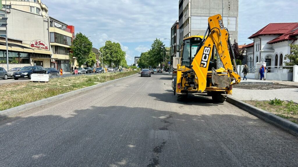 Trafic rutier restricționat TOTAL pe bulevardul Mamaia/ Se asfaltează și se reabilitează trotuarele 3 Trafic rutier restricționat TOTAL pe bulevardul Mamaia/ Se asfaltează și se reabilitează trotuarele 1 5