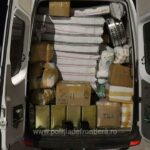 FOTO Peste 2000 de produse contrafăcute, în valoare de peste jumătate de milion de lei, oprite de la comercializare de polițiștii de frontieră 1746861869309 30347 S4