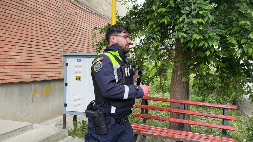 FOTO VIDEO Atac sângeros în Eforie Nord! Un bărbat și-a înjunghiat în gât concubina, după care ar fi încercat să se sinucidă 6 FOTO VIDEO Atac sângeros în Eforie Nord! Un bărbat și-a înjunghiat în gât concubina, după care ar fi încercat să se sinucidă 1f18249e 6b26 4126 a1eb 810b3a46131c