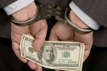 Recidivist condamnat la ani grei de închisoare după ce a furat 50 de lei dintr-un magazin din Constanța 20ff8fe64f83b5b52a251aa5019d082b