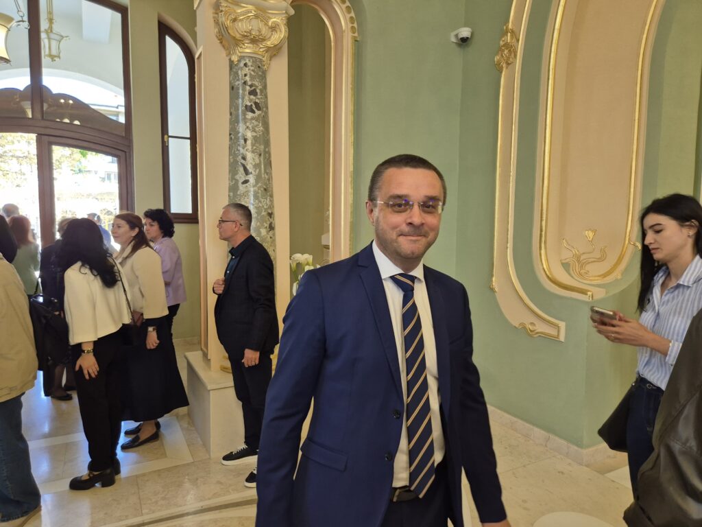 FOTO VIDEO Așteptarea a luat sfârșit! Cazinoul Constanța își deschide porțile publicului 9 FOTO VIDEO Așteptarea a luat sfârșit! Cazinoul Constanța își deschide porțile publicului 26f2fa33 c6c9 4af7 8d3b e23f8fd3d087