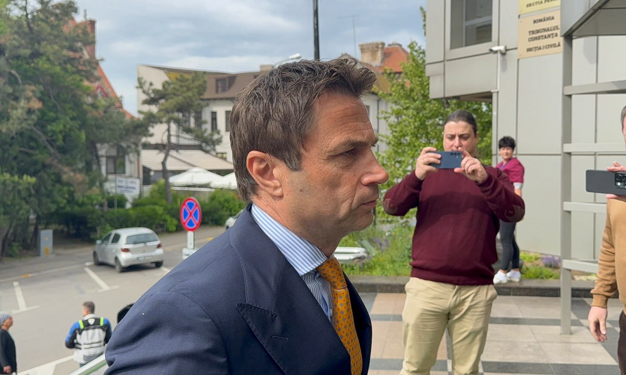 FOTO VIDEO Primarul Mangaliei, Radu Cristian, în fața instanței. Are loc un nou termen în dosarul de corupție/ Prejudiciu de 13 MILIOANE de LEI 28842a83 c9a1 48da a6a0 d7a6b440d24f