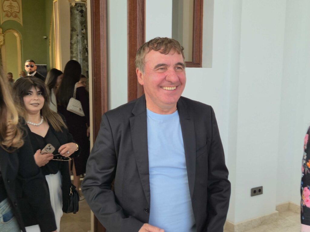 FOTO VIDEO Moment special pentru Gheorghe Hagi! Eveniment pentru lansarea autobiografiei, la Cazinoul din Constanța TEXT LIVE 2 FOTO VIDEO Moment special pentru Gheorghe Hagi! Eveniment pentru lansarea autobiografiei, la Cazinoul din Constanța TEXT LIVE 2b52989c 8ac9 4cfa aecf 55c85675a2fb