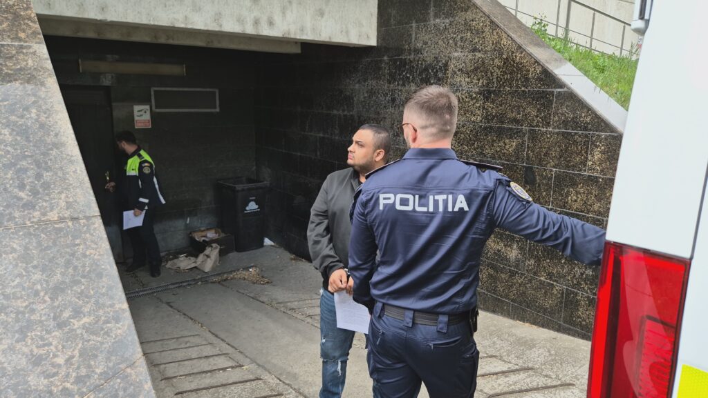FOTO VIDEO Tânărul care a înjunghiat două persoane a fost ARESTAT preventiv 3 FOTO VIDEO Tânărul care a înjunghiat două persoane a fost ARESTAT preventiv 2d6799a0 819e 4e47 b3c4 1e475763ba01