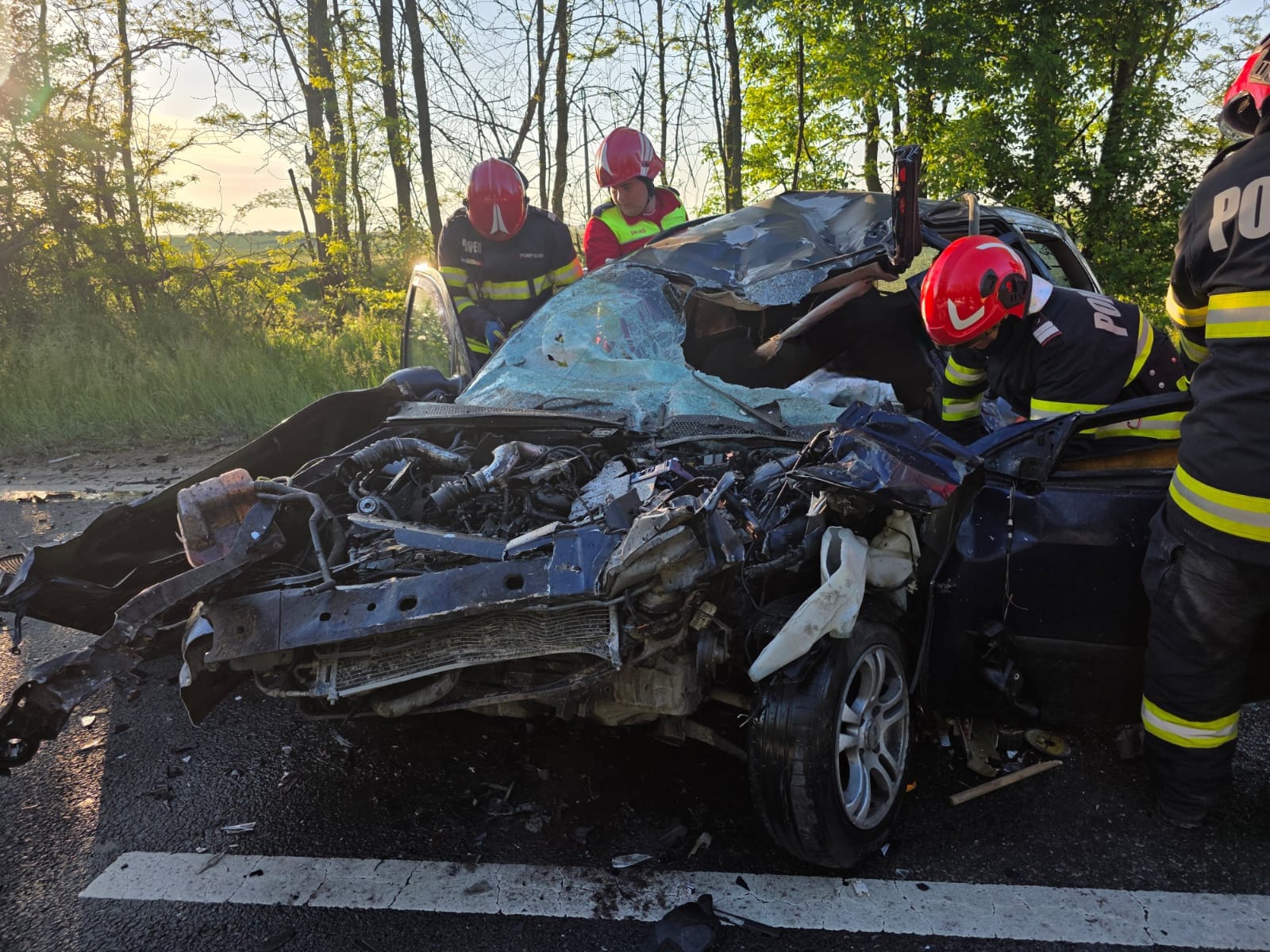 FOTO Un bărbat a murit într-un accident grav, între Costinești și Tuzla 339ca476 d82f 4621 8ebc d08803b7b9d5