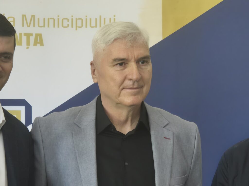 FOTO VIDEO CSM Constanța își prezintă noua conducere tehnică 2 FOTO VIDEO CSM Constanța își prezintă noua conducere tehnică 34286863 36ca 45eb 9bc6 9e7d43df3c1d