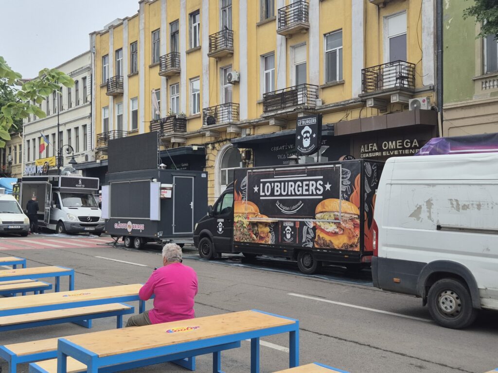 FOTO VIDEO Ambuteiaj în zona Miga/ Traficul este restricționat pentru desfășurarea Food Truck Festival 3653270f 8cfb 417e 9057 3e68c2fbcea9