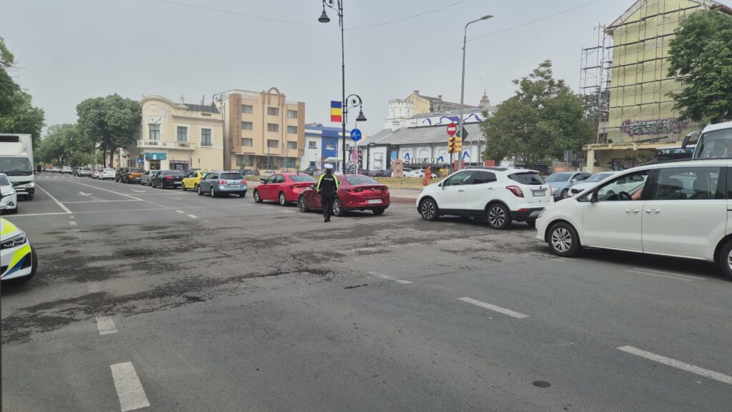 FOTO VIDEO Ambuteiaj în zona Miga/ Traficul este restricționat pentru desfășurarea Food Truck Festival 3eaec387 c134 42db 9c77 ee7b0d31c762