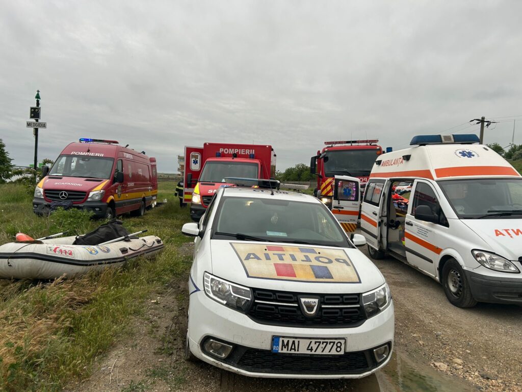 FOTO VIDEO Intervenție de URGENȚĂ în Portul Medgidia: Tată și fiu CĂZUȚI în apă / Ambii au fost găsiți / Părintele a fost declarat decedat UPDATE 6 FOTO VIDEO Intervenție de URGENȚĂ în Portul Medgidia: Tată și fiu CĂZUȚI în apă / Ambii au fost găsiți / Părintele a fost declarat decedat UPDATE 4b0cb658 6afb 4e66 bf50 a7285322c6ba