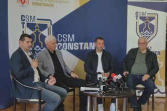 FOTO VIDEO CSM Constanța își prezintă noua conducere tehnică 50b17210 8db5 481f a00e d9be883cd6d6