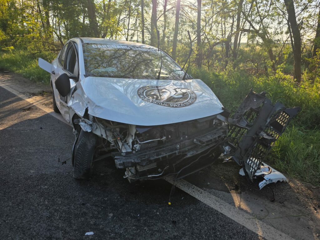 FOTO Un bărbat a murit într-un accident grav, între Costinești și Tuzla 7 FOTO Un bărbat a murit într-un accident grav, între Costinești și Tuzla 5656e8b0 90eb 4f96 a079 7cb86db73361