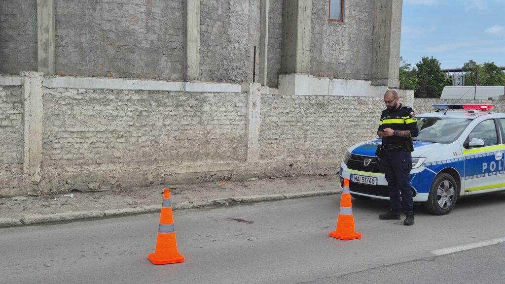FOTO VIDEO Alertă! Un TÂNĂR a CĂZUT de pe acoperișul Bisericii Sfântul Nectarie, din zona Medeea UPDATE 3 FOTO VIDEO Alertă! Un TÂNĂR a CĂZUT de pe acoperișul Bisericii Sfântul Nectarie, din zona Medeea UPDATE 599aa6ad 4456 4115 94db c9f650c757a7