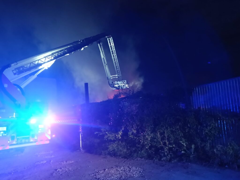 FOTO Incendiu la o clădire din zona CFR Palas 2 FOTO Incendiu la o clădire din zona CFR Palas 5c1f1b12 a05c 4344 b252 63998579950d