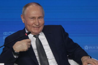 Putin nu se află pe lista delegației ruse de la Istanbul pentru negocierile directe cu ucrainenii 62530768