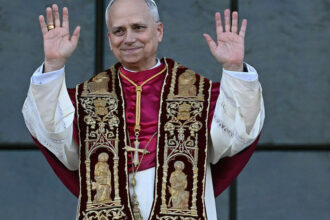Papa Leon al XIV-lea şi-a preluat scaunul de episcop al Romei în Bazilica Sfântul Ioan din Lateran 62546754