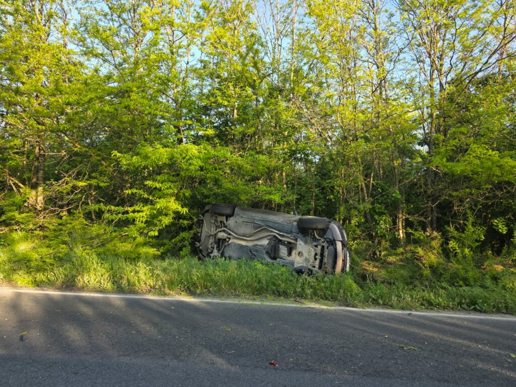FOTO Un bărbat a murit într-un accident grav, între Costinești și Tuzla 4 FOTO Un bărbat a murit într-un accident grav, între Costinești și Tuzla 6bf7e903 2ade 45bf af2a 590bb9dc595f