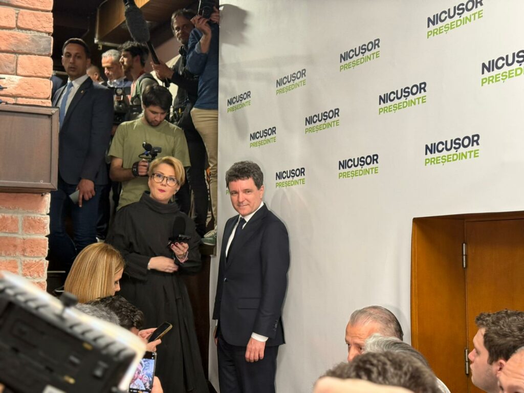 FOTO VIDEO Exit-poll alegeri prezidențiale, turul 2: Nicușor Dan 54,10%, Simion 45,90% 10 FOTO VIDEO Exit-poll alegeri prezidențiale, turul 2: Nicușor Dan 54,10%, Simion 45,90% 75cb208f 07af 4d66 b6ca 985a930d6b36