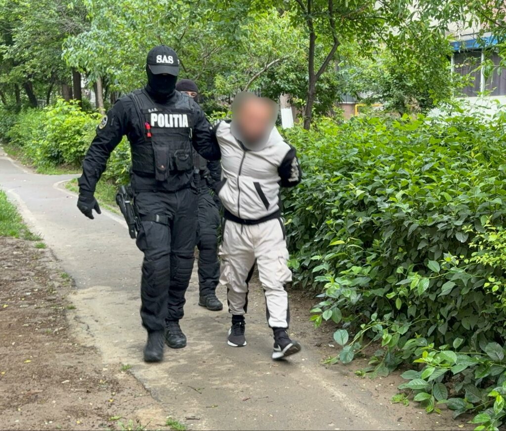 VIDEO Percheziții în județele Constanța și Călărași - cinci persoane bănuite de proxenetism 3 VIDEO Percheziții în județele Constanța și Călărași - cinci persoane bănuite de proxenetism 90772ab6 e9e3 4d6f a459 31b13ec81f26