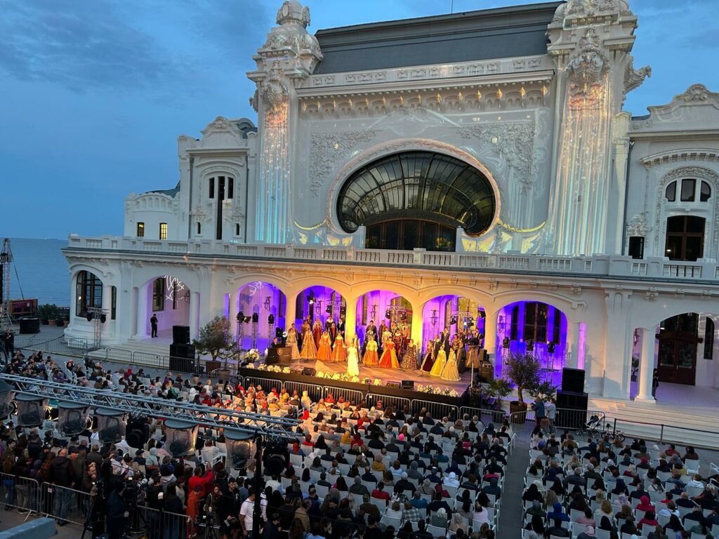 FOTO VIDEO Ultima zi de spectacol de la Zilele Constanței/ Peste 10.000 de oameni au trecut pragul Cazinolui în ultimele 4 zile 17 FOTO VIDEO Ultima zi de spectacol de la Zilele Constanței/ Peste 10.000 de oameni au trecut pragul Cazinolui în ultimele 4 zile Cazino 3
